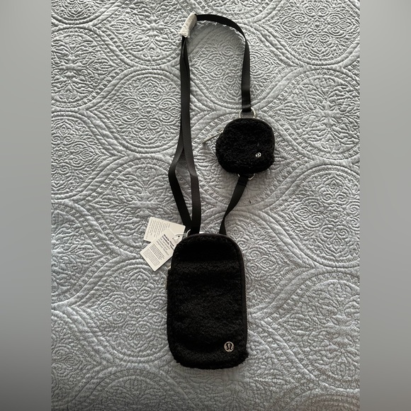 lululemon athletica Handbags - Lululemon Modular Phone Cross Body - fleece
